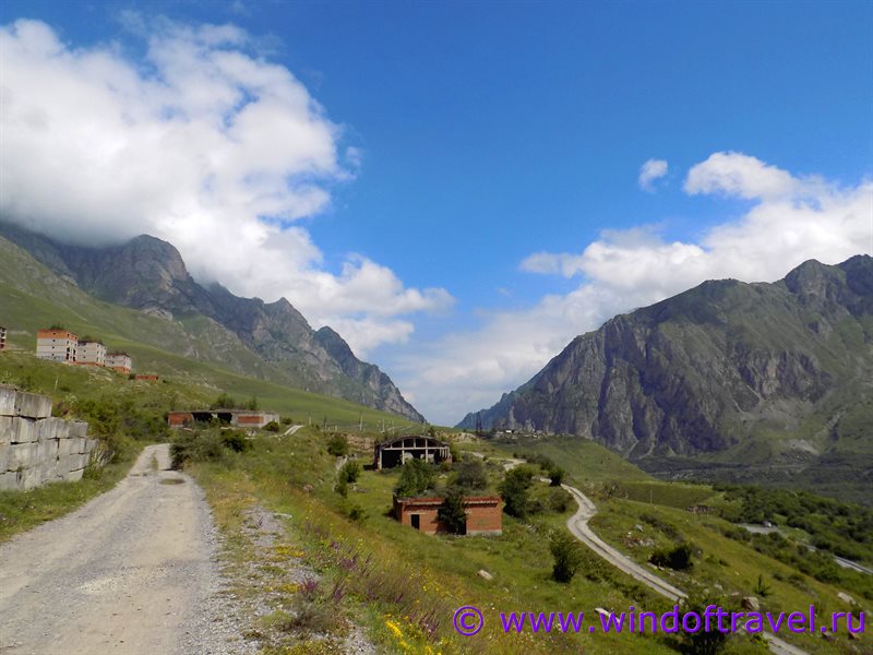 Кармадонское ущелье в Северной Осетии