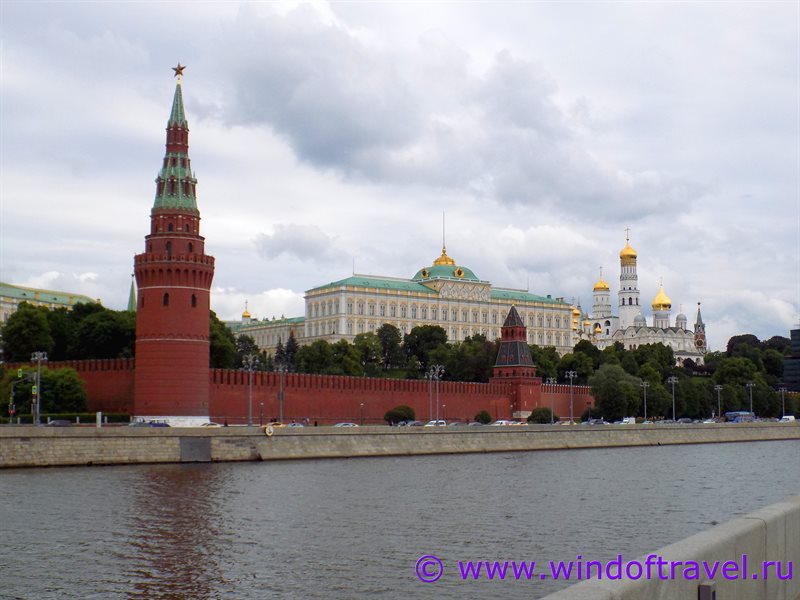 Прогулка вокруг Кремля в Москве