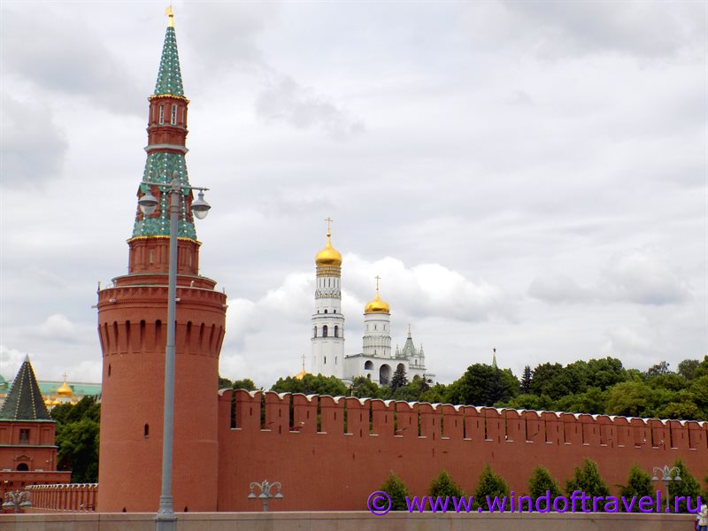 Прогулка вокруг Кремля в Москве